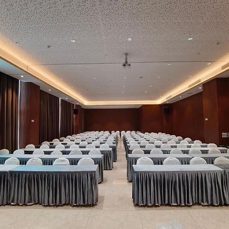Phoenix Hill Hotel Dongguan - Golf Course Shop מראה חיצוני תמונה