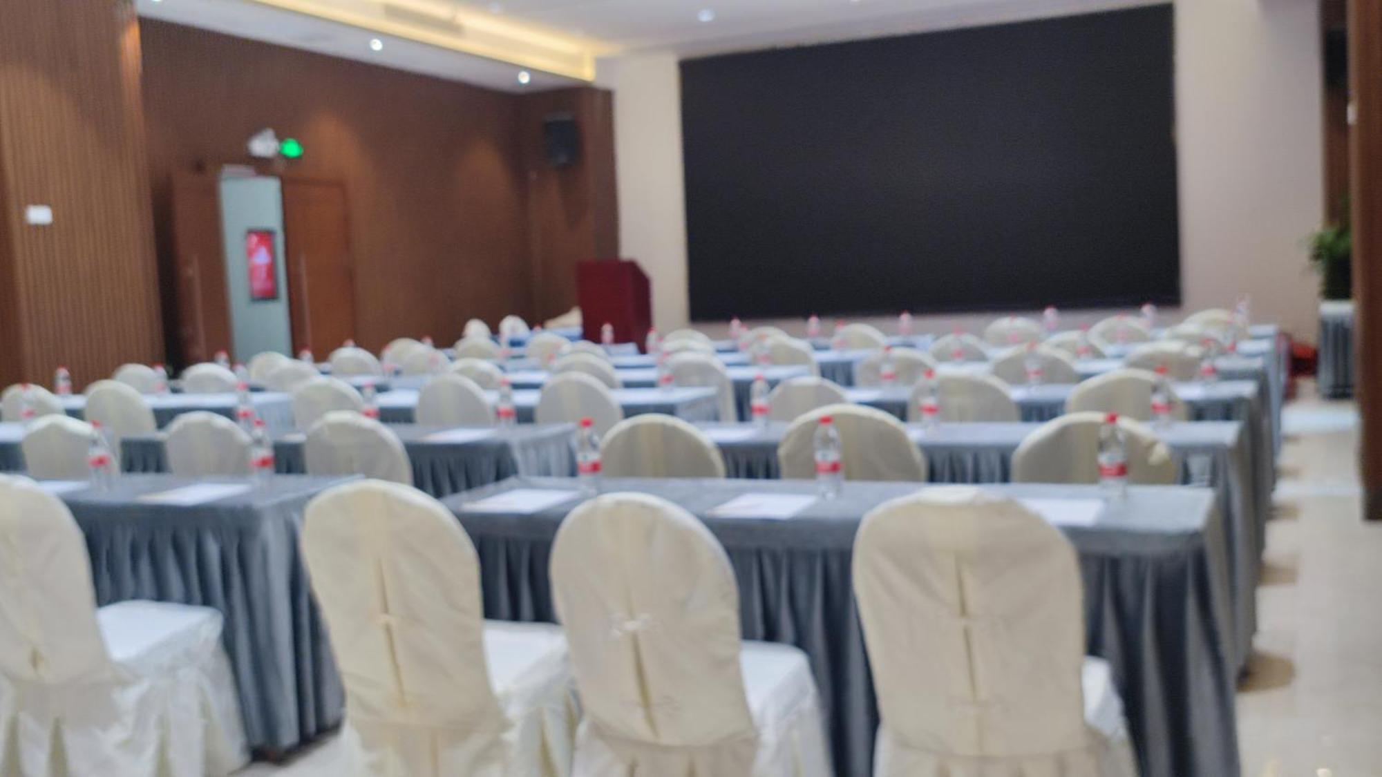 Phoenix Hill Hotel Dongguan - Golf Course Shop מראה חיצוני תמונה