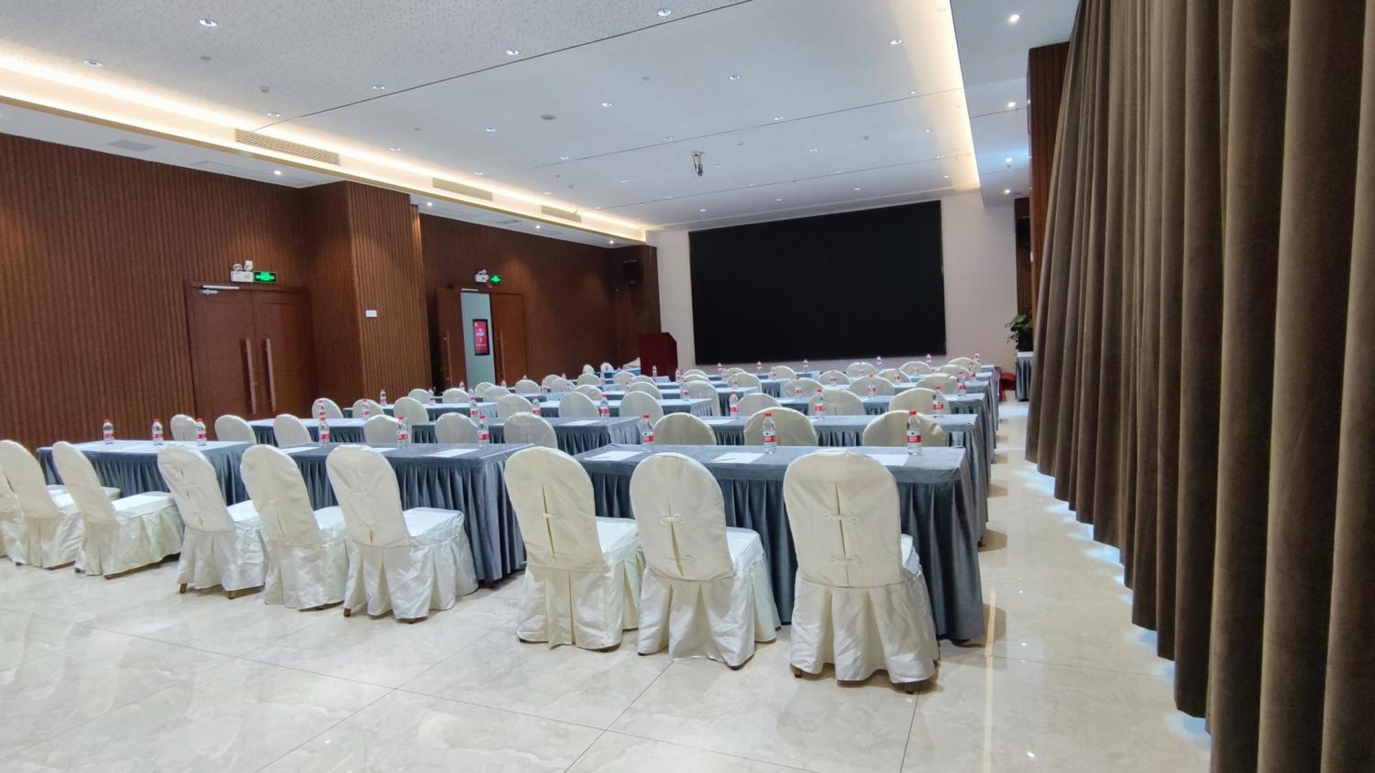 Phoenix Hill Hotel Dongguan - Golf Course Shop מראה חיצוני תמונה