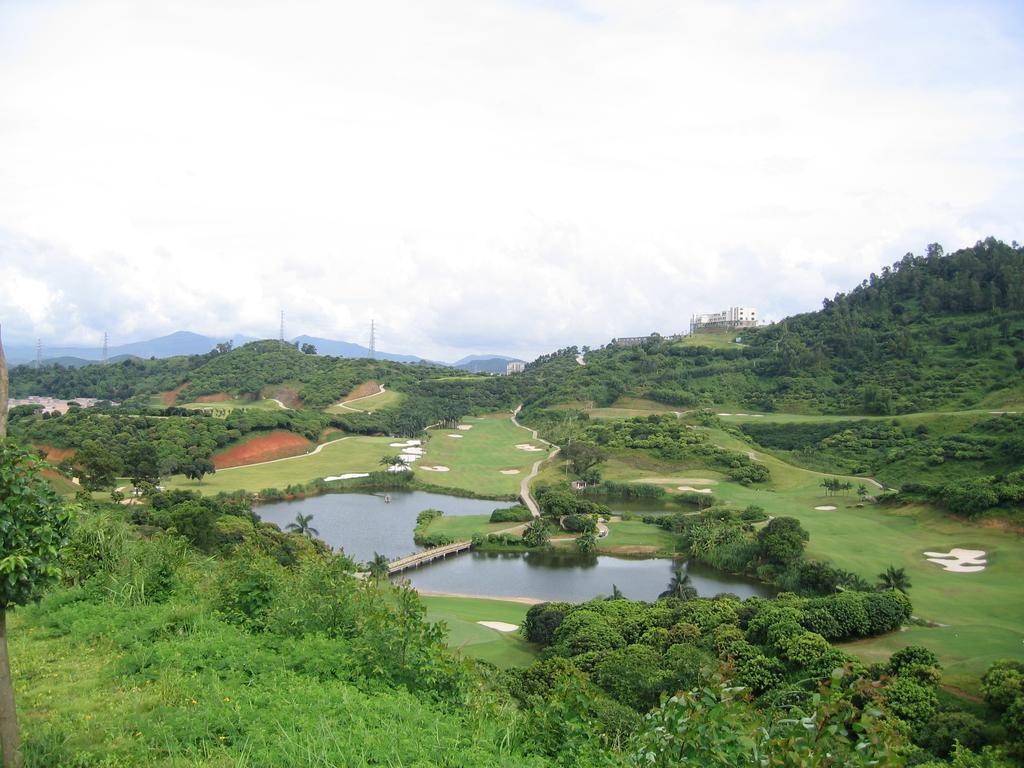 Phoenix Hill Hotel Dongguan - Golf Course Shop מראה חיצוני תמונה