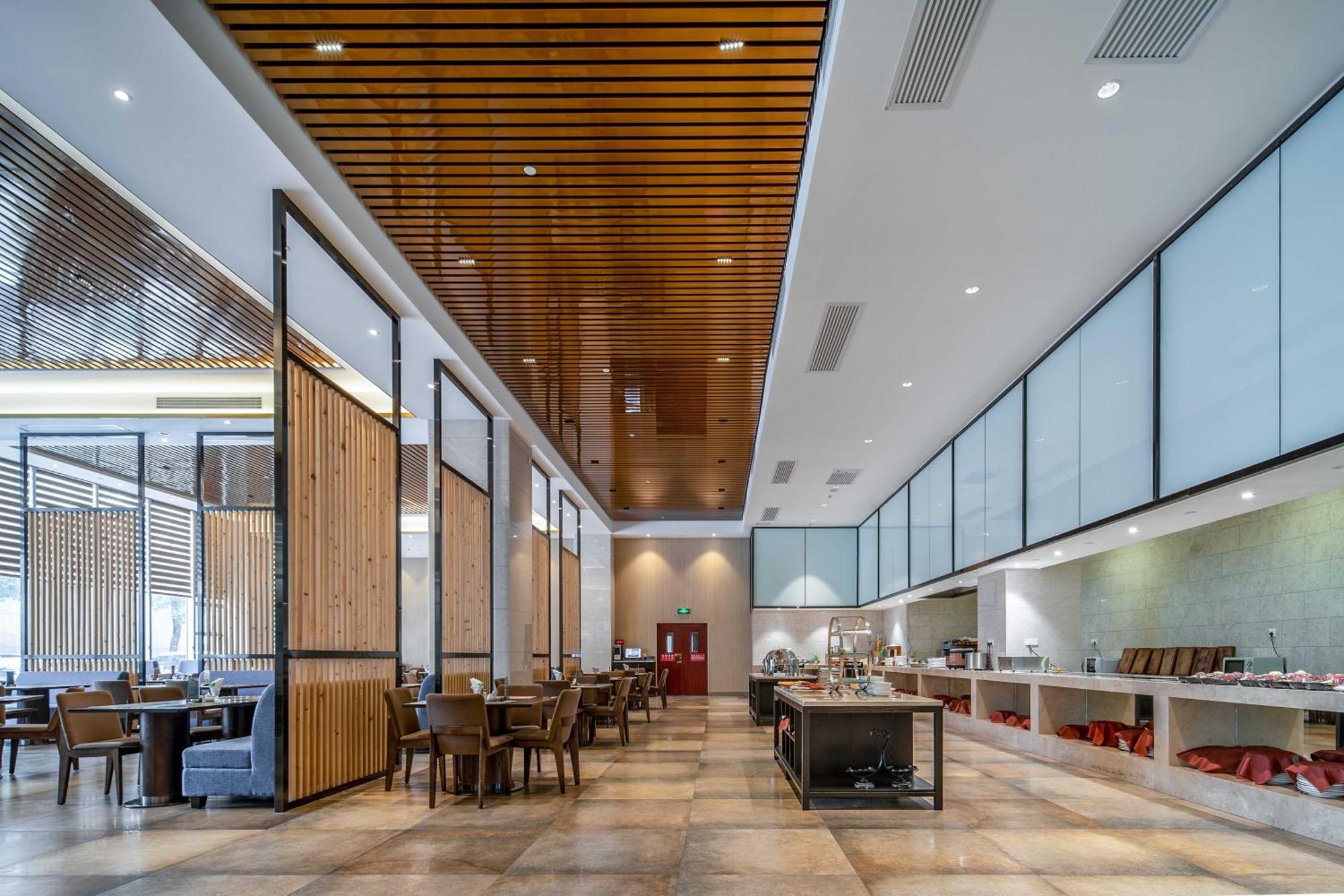 Phoenix Hill Hotel Dongguan - Golf Course Shop מראה חיצוני תמונה