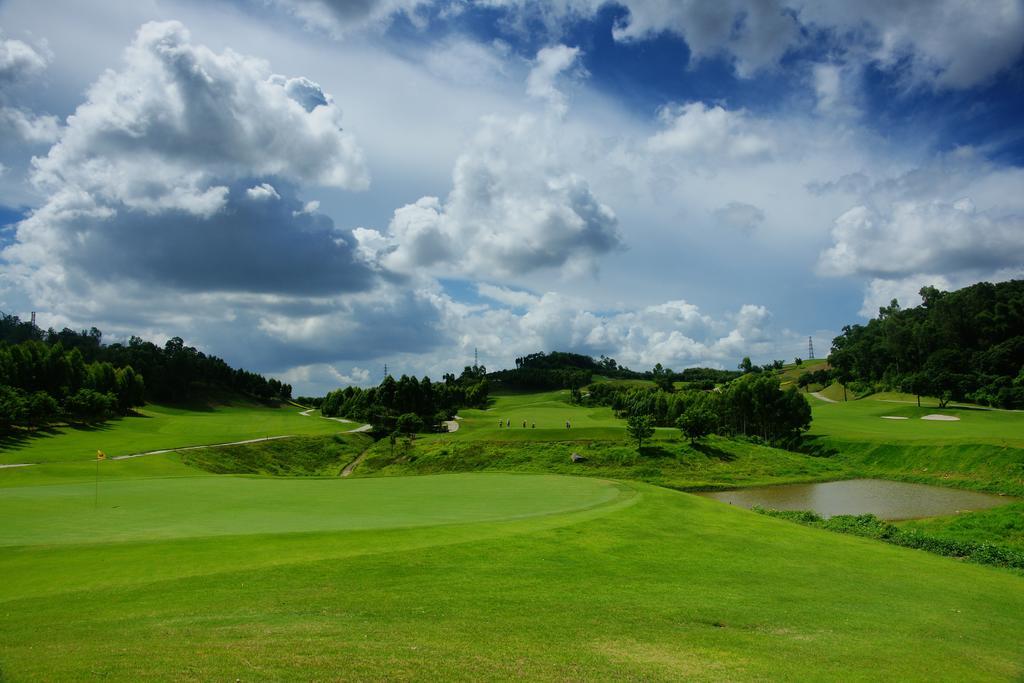 Phoenix Hill Hotel Dongguan - Golf Course Shop מראה חיצוני תמונה